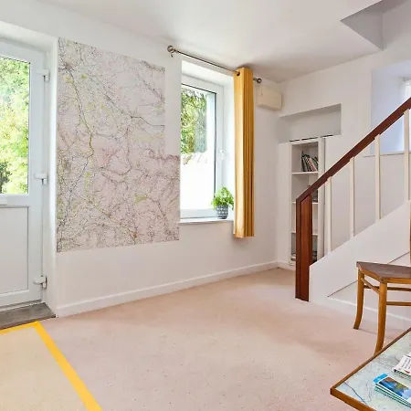 Holiday home Logwood House *
